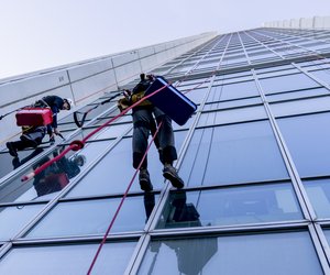 Myt oken vkov budovy